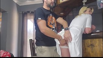 Arzulu Üvey Kız Kardeş, Amını Sik Ile Dolduruyor