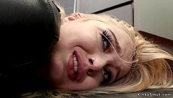 Strapon Ve Bondage Ile Acı Verici Lezbiyen Bdsm Seansı