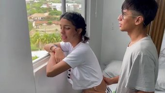 Üvey Kız Kardeşimi Yasak Anal Zevk Için Baştan Çıkarıyorum