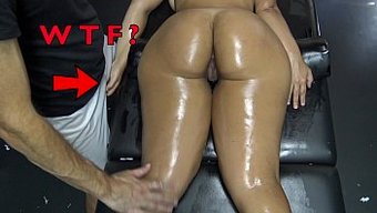 Amatör Genç Sıkı Amını Gizlice Masaj Yapıyor