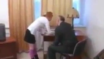 Sevimli Kızlar Müdürleriyle Yaramazlık Yapıyorlar!
