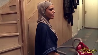 Ateşli Milf Salima Akim Ve Kocaman Memeleriyle Hardcore Anal Seks.