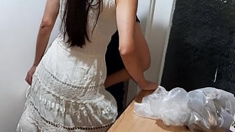 Karımın Lezbiyen Karşılaşmalarının Ev Yapımı Videosu, Tek Başıma Oynama Zamanımı Hızlandırıyor
