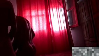 Iki Adam, Bu Amatör Videoda Gizli Kamerayla Twink'In Götünü Sikişiyor.