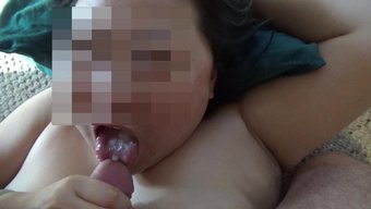 Bu Asyalı Milf Videosunda Karısının Sakso Becerileri Sergileniyor