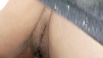 Sıkı Amcığı Olan Desi Bhabhi