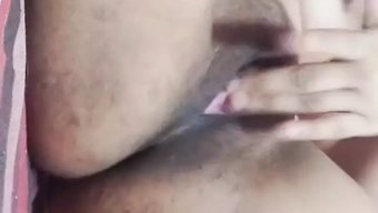 18+ Hintli Genç Kendini Orgazma Parmaklıyor