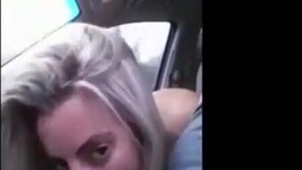 Sarışın Bebek Arabada Spermleri Yutan Bir Sakso Çekiyor