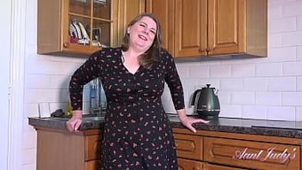 Rachel'In Auntjudys'Deki Ateşli Yemek Programı, 50+ Bbw Keyfi