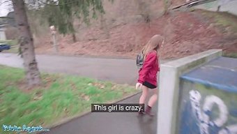 Ispanyol Punk Bebek Venom Evil, Halka Açık Pov'Da Şaplaklanıp Beceriliyor