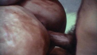 Eric Edwards'In Nostaljik Temalar Içeren Eski Moda Porno Videosu