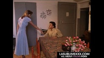 Büyük Doğal Göğüsler Ve Anal Seks Ile Italyan Seks Filmi