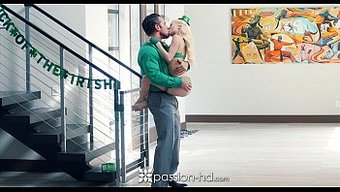 St Patrick Günü Piper Perri'Nin Minik Fahişe Eğlencesi