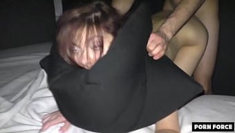 Küçük Ama Sıcak Bir Sarışınla Sert Kolej Seksi