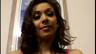 Seksi Latin Kız Anal Seks Sonrası Yüzüne Boşalıyor