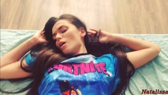 Amatör Natalissa, Fortnite Porno Filminde Büyük Bir Yarrağın Içine Giriyor